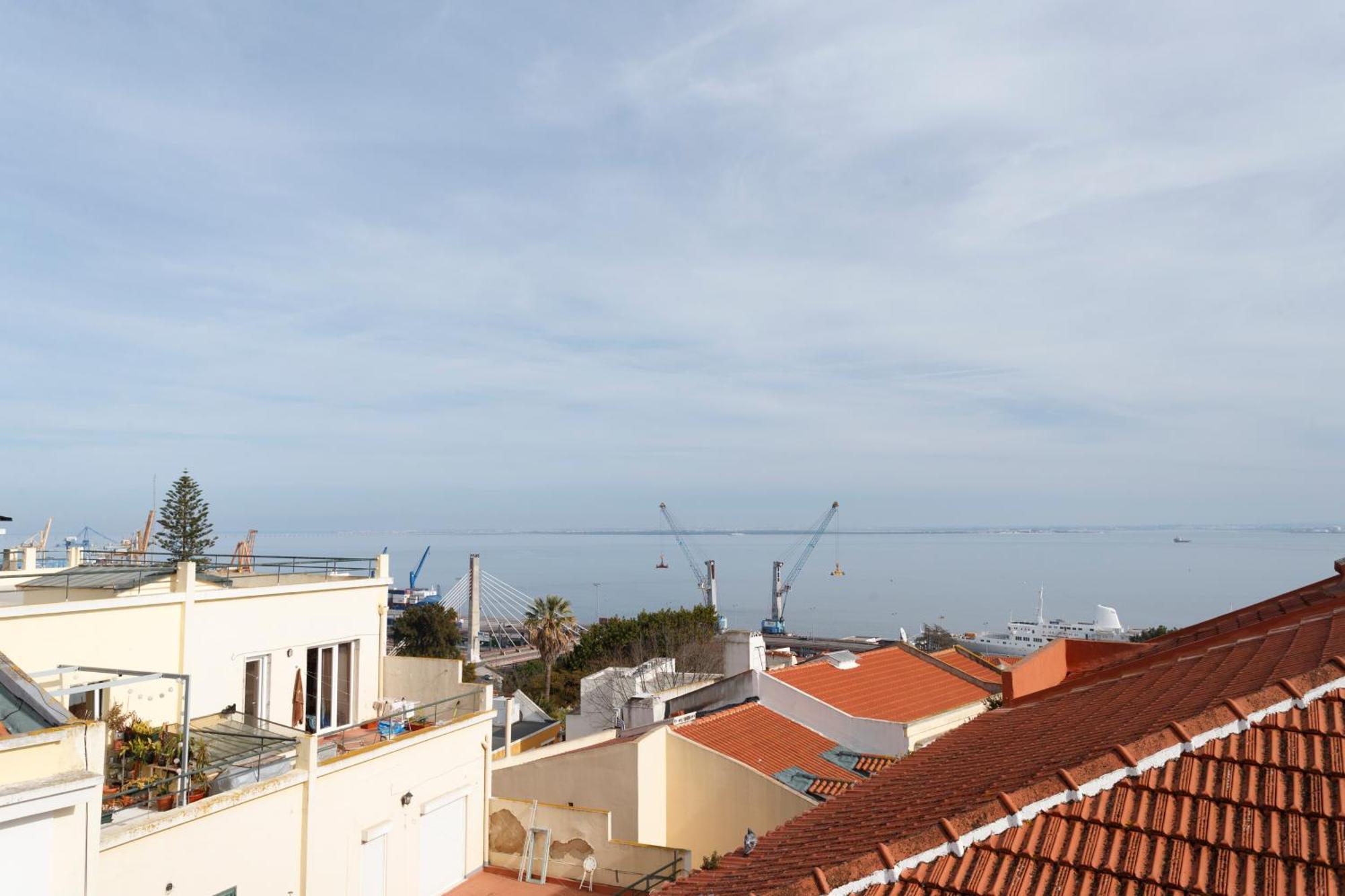 Barbadinhos Apartments In Lisbon Historic Neighborhood Екстериор снимка